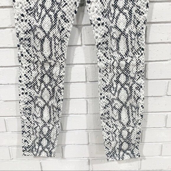 Good American Good Waist Skinny Jeans – High-Waist Stretch Denim – Size 16 - Picture 3 of 9